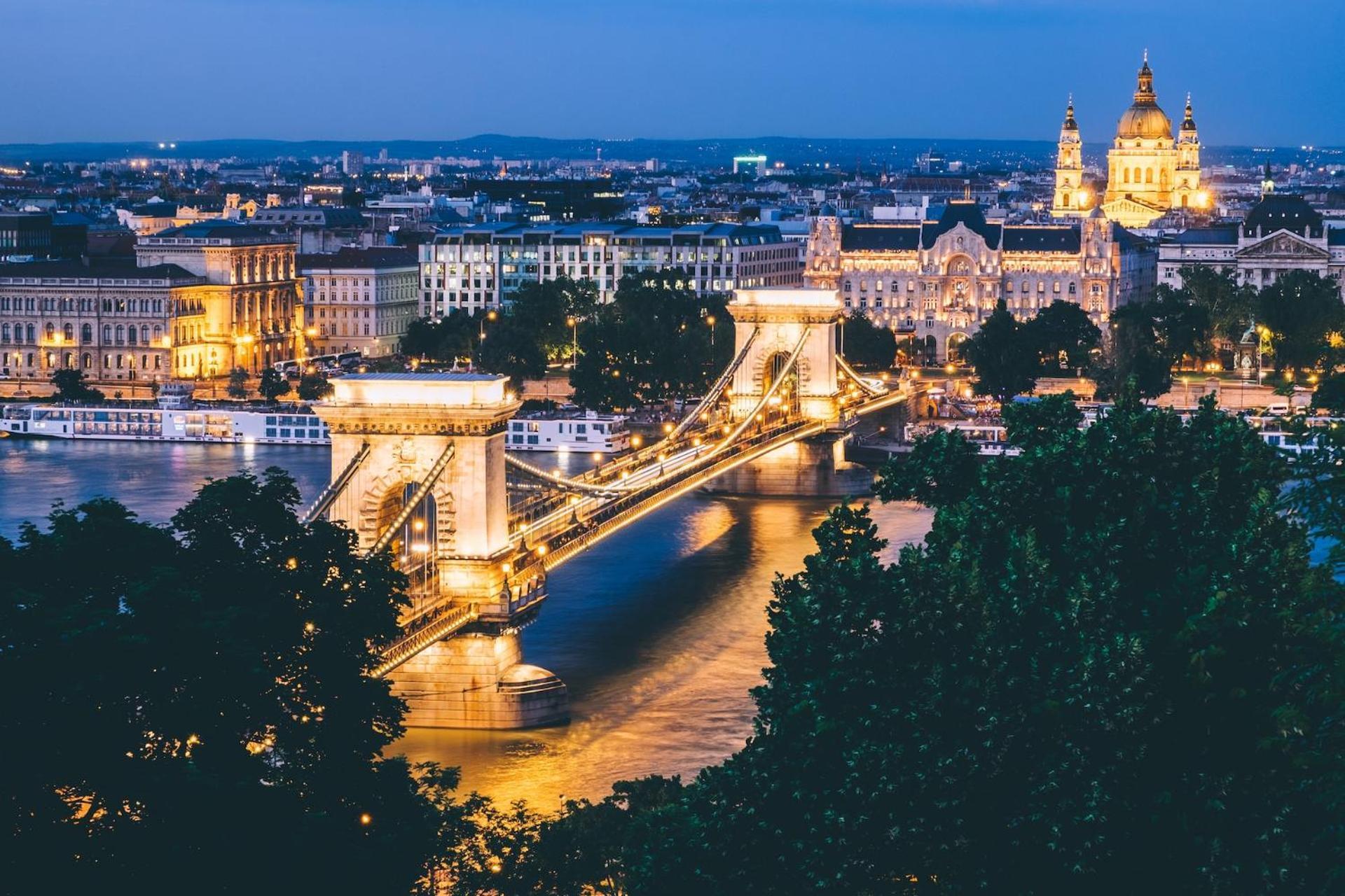 Central Point Budapest Budapeste Exterior foto